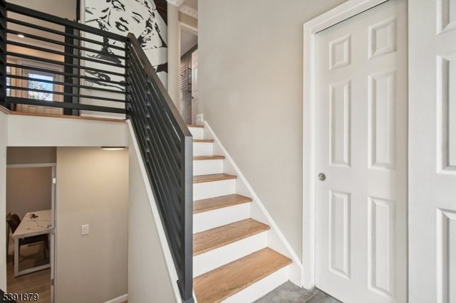 223 Chaucer Dr, Berkeley Heights Twp., NJ 07922