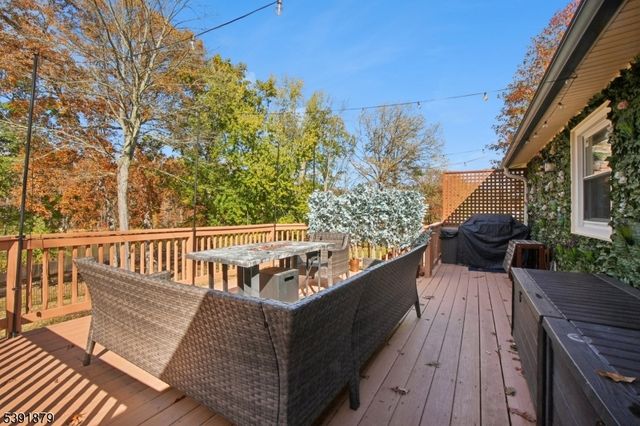 223 Chaucer Dr, Berkeley Heights Twp., NJ 07922