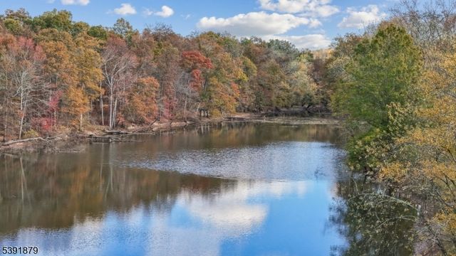 223 Chaucer Dr, Berkeley Heights Twp., NJ 07922