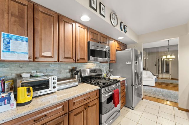 236 Grace Court, Crown Point, IN 46307