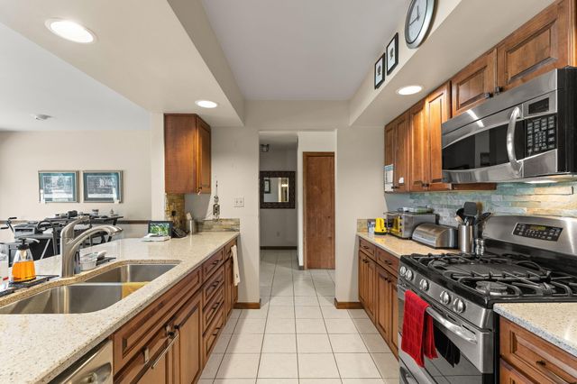 236 Grace Court, Crown Point, IN 46307