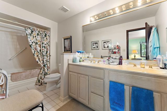 236 Grace Court, Crown Point, IN 46307