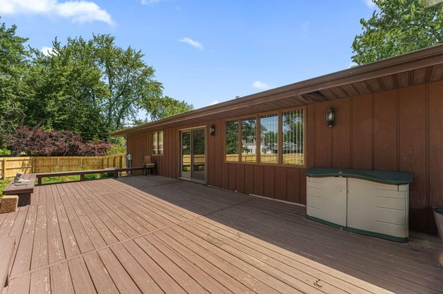 236 Grace Court, Crown Point, IN 46307