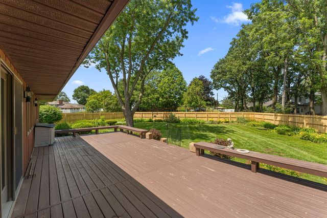 236 Grace Court, Crown Point, IN 46307