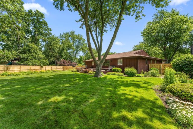 236 Grace Court, Crown Point, IN 46307
