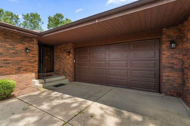 236 Grace Court, Crown Point, IN 46307