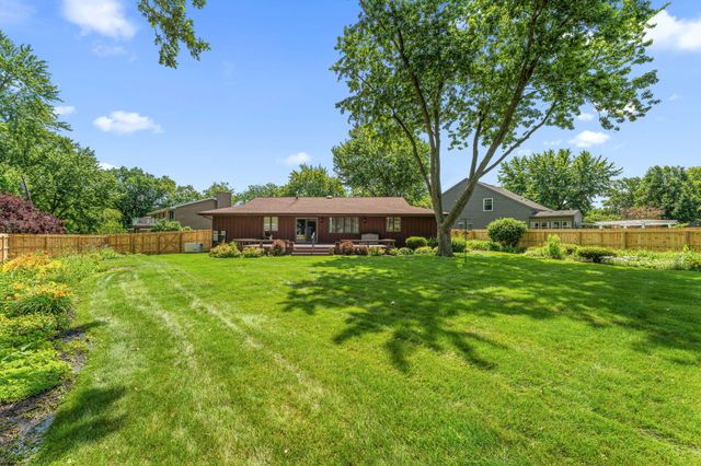 236 Grace Court, Crown Point, IN 46307
