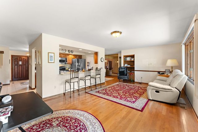 236 Grace Court, Crown Point, IN 46307