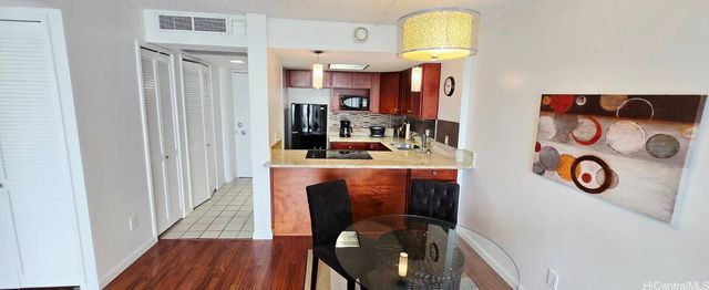 440 Seaside Avenue 702, Honolulu, HI 96815