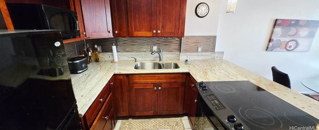 440 Seaside Avenue 702, Honolulu, HI 96815