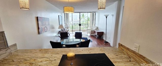 440 Seaside Avenue 702, Honolulu, HI 96815