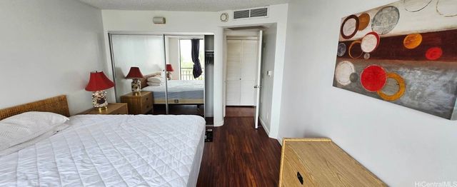 440 Seaside Avenue 702, Honolulu, HI 96815