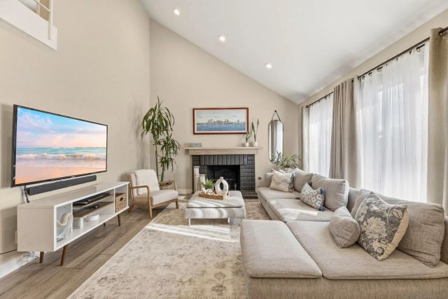 15464 Nawa Ct, San Diego, CA 92129