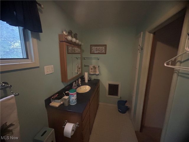 8188 Dozer Road, Cambridge, OH 43725