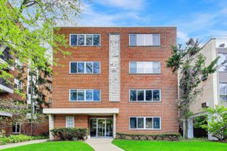 2722 Central Street 4S, Evanston, IL 60201