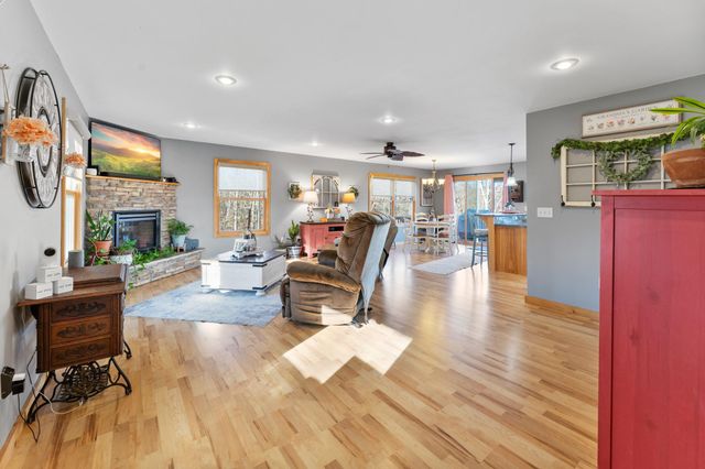 2828 W River Road, Mora, MN 55051