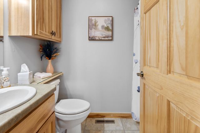 2828 W River Road, Mora, MN 55051