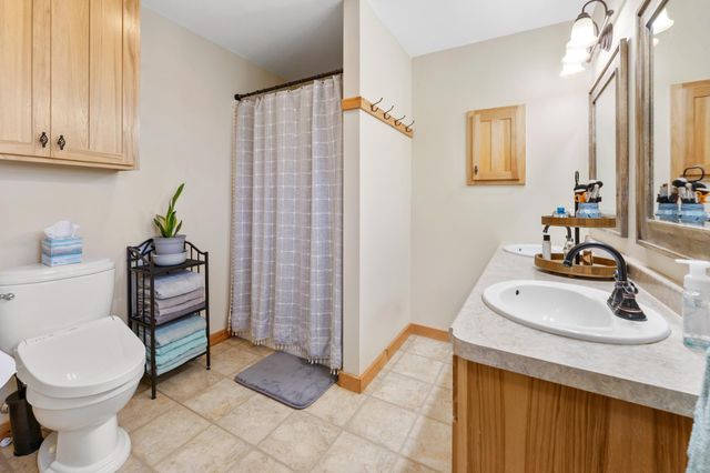 2828 W River Road, Mora, MN 55051