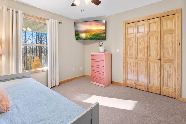 2828 W River Road, Mora, MN 55051