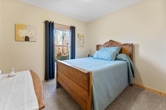 2828 W River Road, Mora, MN 55051