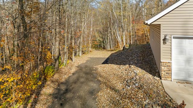 2828 W River Road, Mora, MN 55051