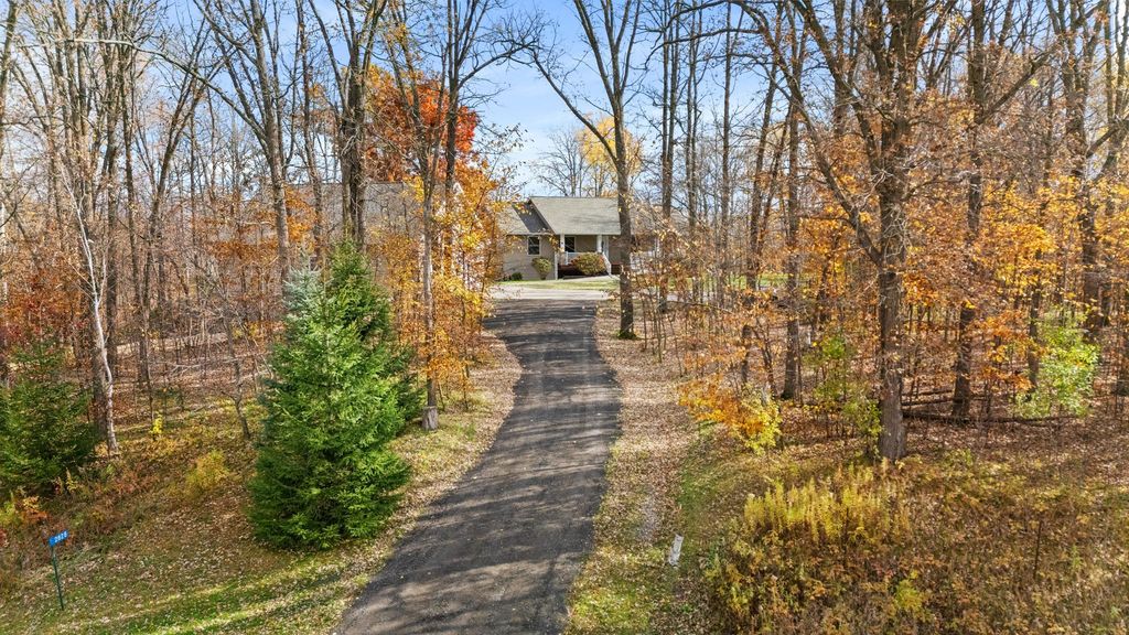 2828 W River Road, Mora, MN 55051