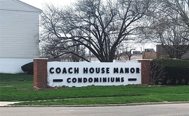 2225 Coach Drive F, Kettering, OH 45440