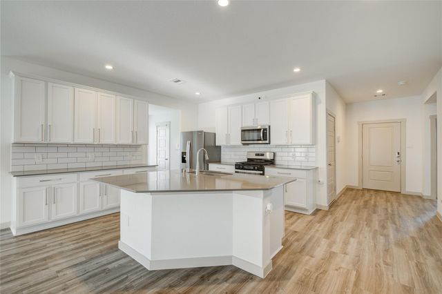 7802 Murciana Drive, Rosharon, TX 77583