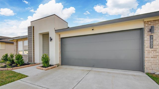 7802 Murciana Drive, Rosharon, TX 77583
