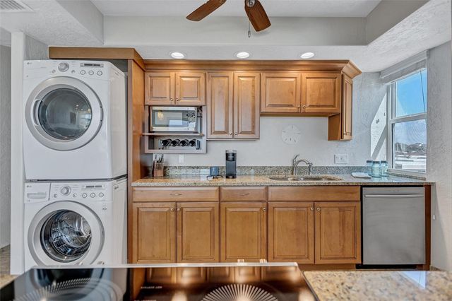 6140 MIDNIGHT PASS ROAD 101, Sarasota, FL 34242