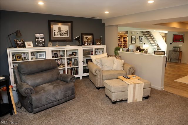 636 Hampton Ridge Drive, Akron, OH 44313