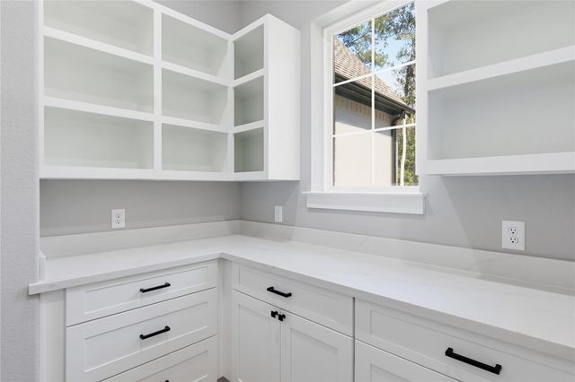 207 Creekside, Magnolia, TX 77354