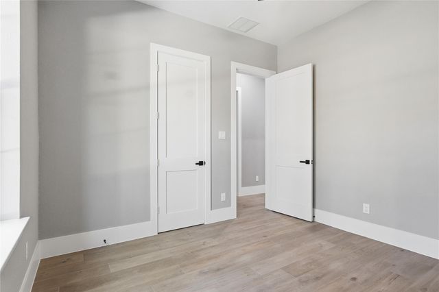 207 Creekside, Magnolia, TX 77354