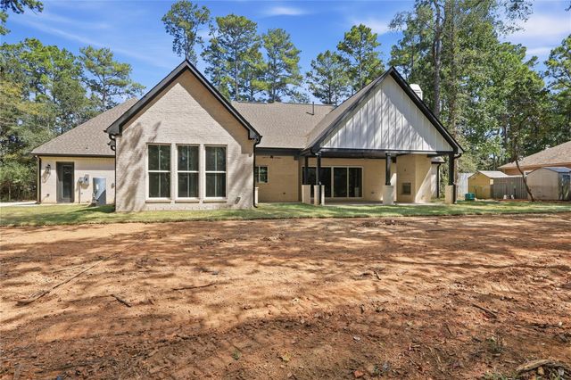 207 Creekside, Magnolia, TX 77354