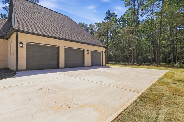 207 Creekside, Magnolia, TX 77354