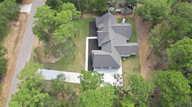 207 Creekside, Magnolia, TX 77354