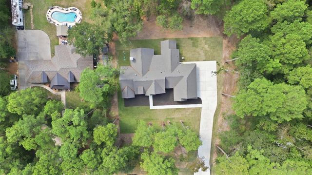 207 Creekside, Magnolia, TX 77354