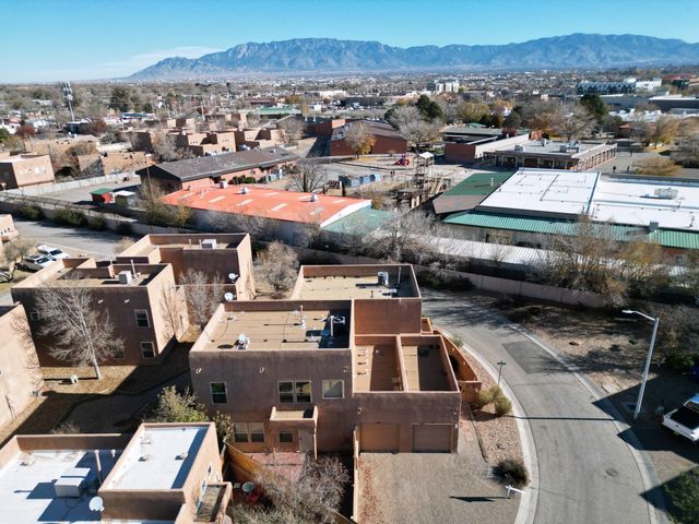 1705 Violetas Road NW, Albuquerque, NM 87104