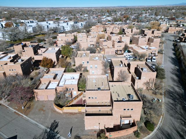 1705 Violetas Road NW, Albuquerque, NM 87104