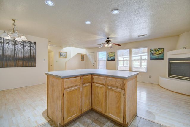 1705 Violetas Road NW, Albuquerque, NM 87104