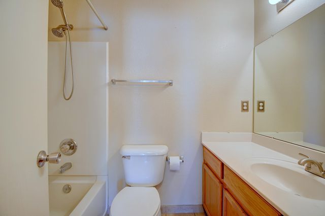 1705 Violetas Road NW, Albuquerque, NM 87104