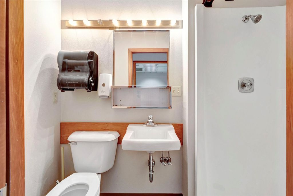 690 SW Higgins Avenue E&F, Missoula, MT 59803 photo 14