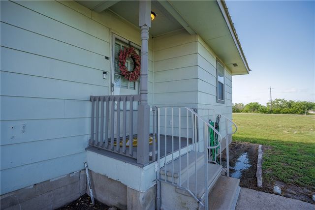 630 S County Road 305, Orange Grove, TX 78372