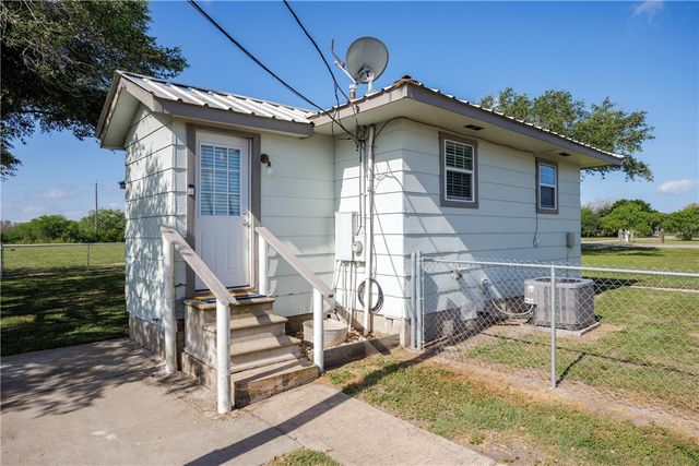 630 S County Road 305, Orange Grove, TX 78372