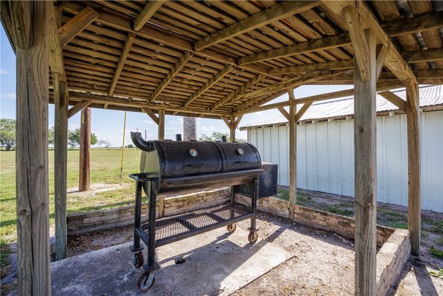630 S County Road 305, Orange Grove, TX 78372