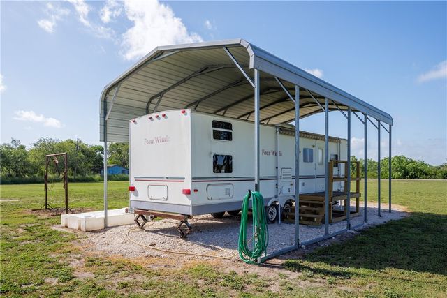 630 S County Road 305, Orange Grove, TX 78372