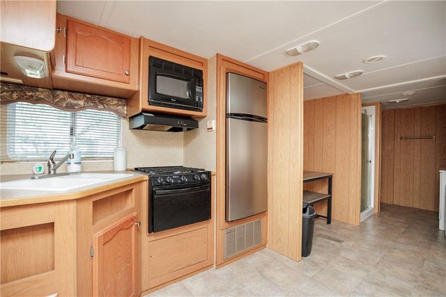 630 S County Road 305, Orange Grove, TX 78372