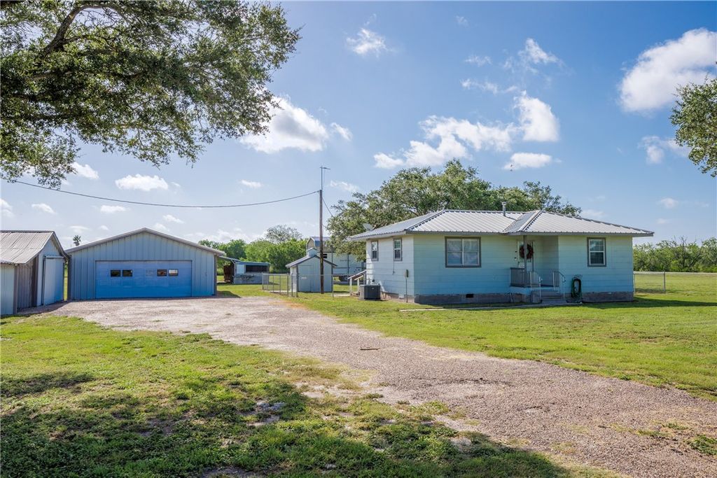 630 S County Road 305, Orange Grove, TX 78372