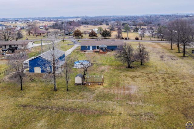 835 NE 62nd St, Topeka, KS 66617