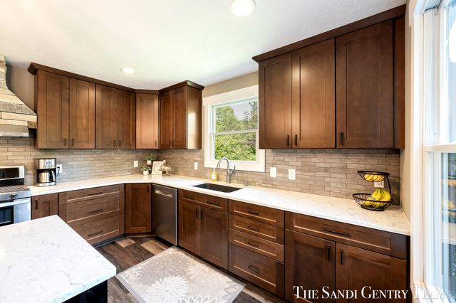 12400 Lincoln Farms Drive, Grand Haven, MI 49417